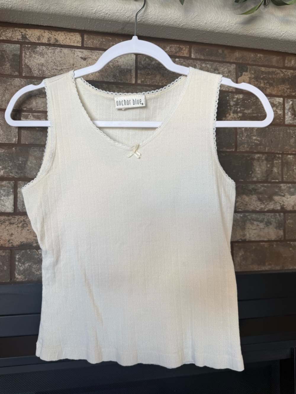 anchor blue Cream Ribbed V-Neck Tank with Scallop Trim